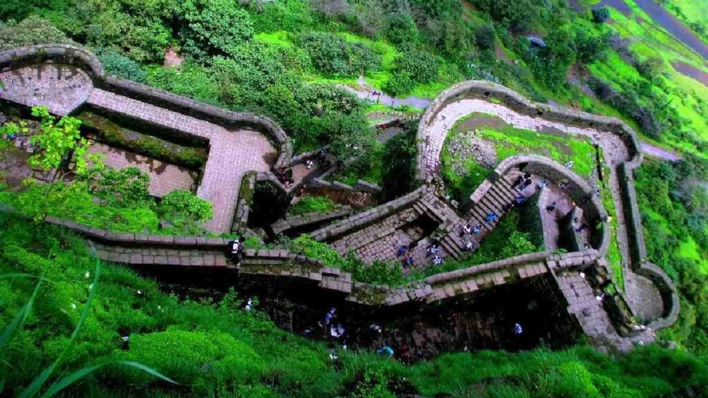 लोहगड किल्ला