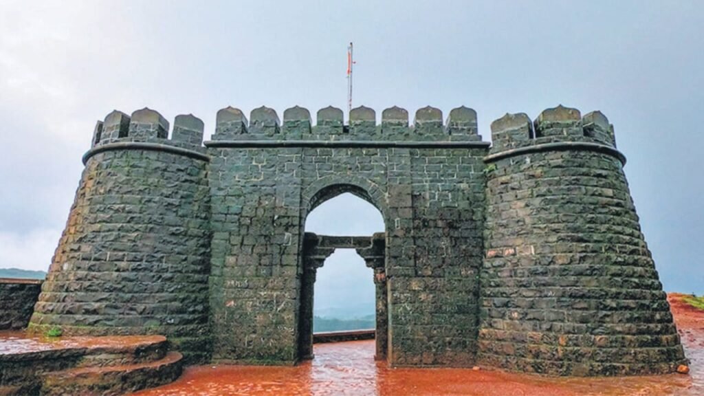 विशालगड किल्ला