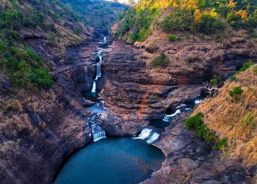 काल मांडवी धबधबा